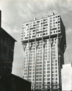 Il Brutalismo, da Le Corbusier ai Coniugi Smithson